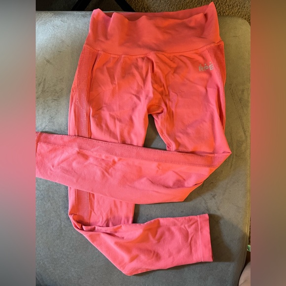 RPE Pink Eleanor leggings - Picture 3 of 3